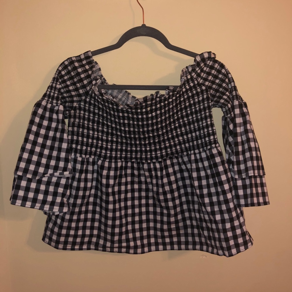 Long sleeve tee, shoulder showing